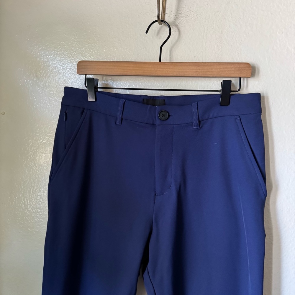 Away | The Streamline Pants - Picture 2 of 6
